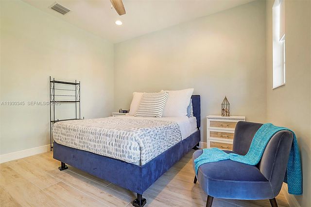 140 Ocean Breeze Dr 140, Juno Beach, FL 33408