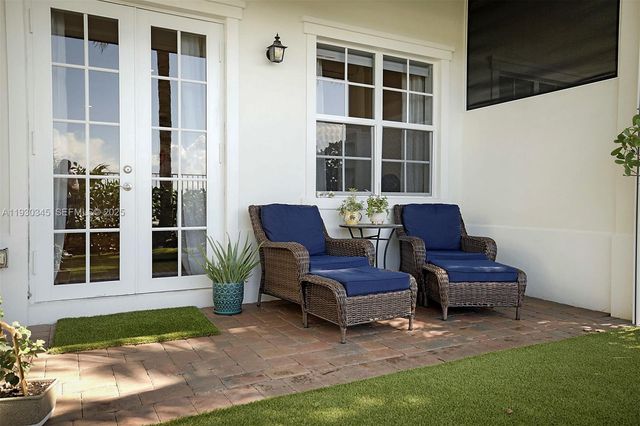 140 Ocean Breeze Dr 140, Juno Beach, FL 33408