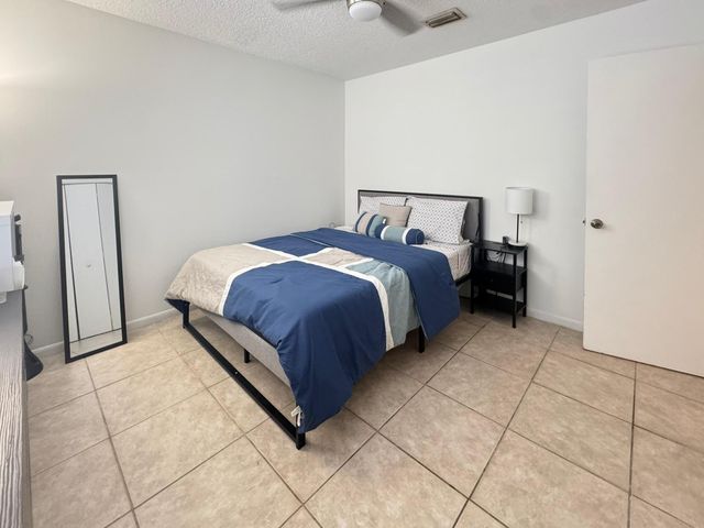 151 SW 15th Street B, Pompano Beach, FL 33060