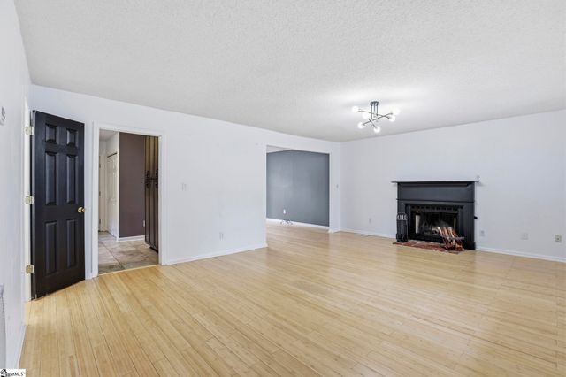 1301 Winding Way, Taylors, SC 29687