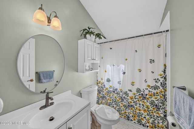 3 Quiver Court, Toms River, NJ 08753