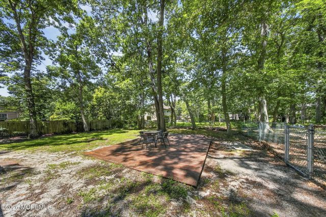 3 Quiver Court, Toms River, NJ 08753