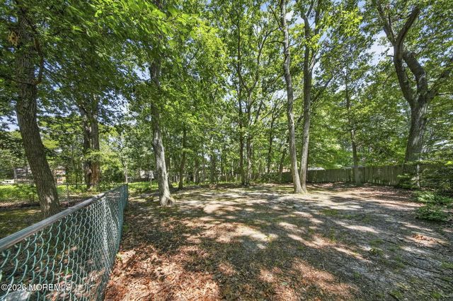 3 Quiver Court, Toms River, NJ 08753