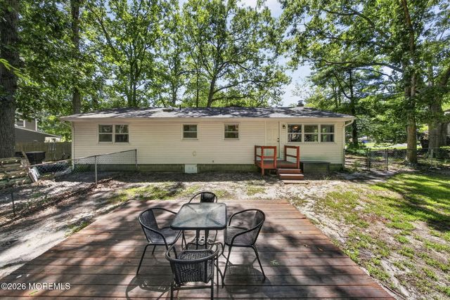 3 Quiver Court, Toms River, NJ 08753