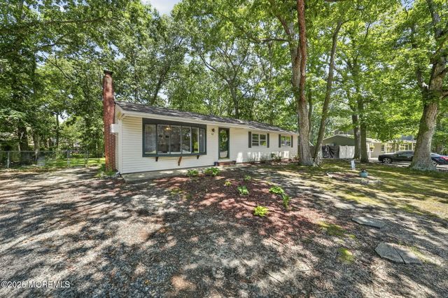 3 Quiver Court, Toms River, NJ 08753