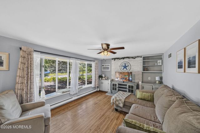 3 Quiver Court, Toms River, NJ 08753