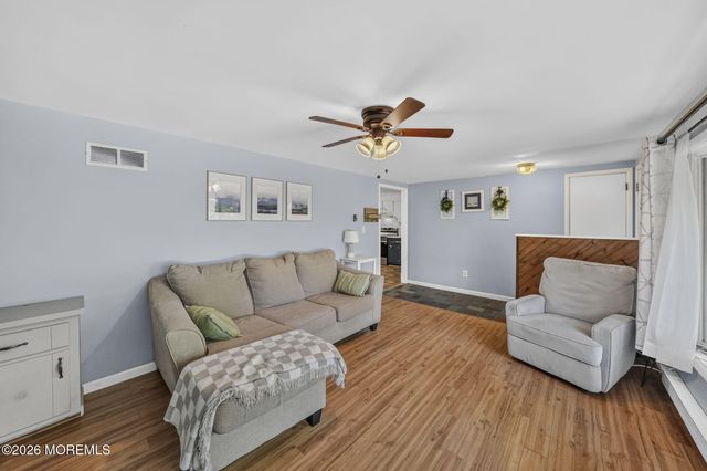 3 Quiver Court, Toms River, NJ 08753
