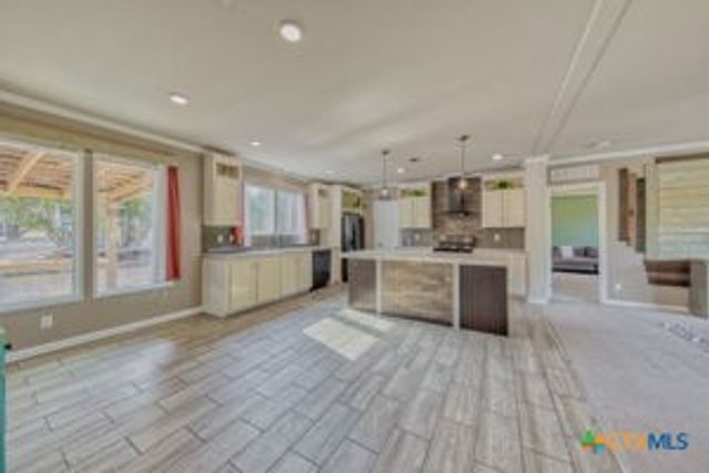 875 County Road 231, Lampasas, TX 76550