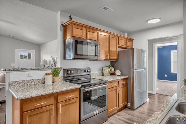 6100 SW 4th St, Topeka, KS 66615