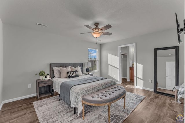 6100 SW 4th St, Topeka, KS 66615