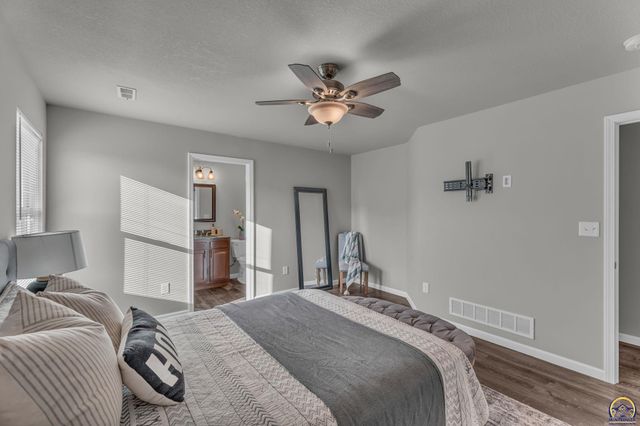 6100 SW 4th St, Topeka, KS 66615