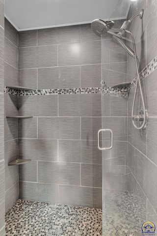 6100 SW 4th St, Topeka, KS 66615