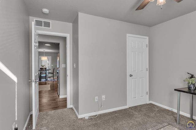 6100 SW 4th St, Topeka, KS 66615