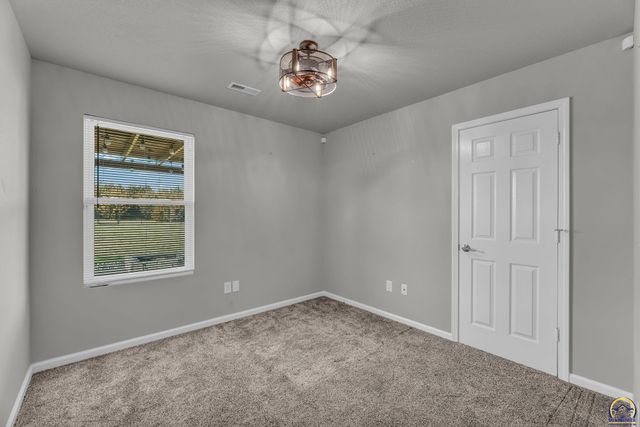 6100 SW 4th St, Topeka, KS 66615