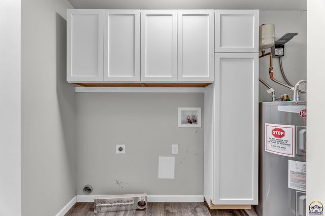 6100 SW 4th St, Topeka, KS 66615