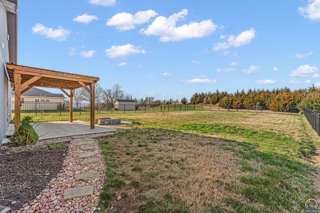 6100 SW 4th St, Topeka, KS 66615