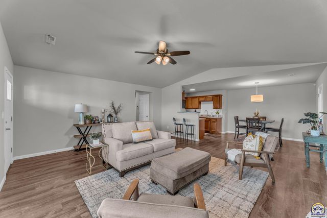 6100 SW 4th St, Topeka, KS 66615