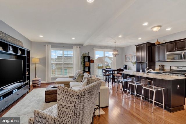 3274 LONGVIEW RD, Mechanicsburg, PA 17055