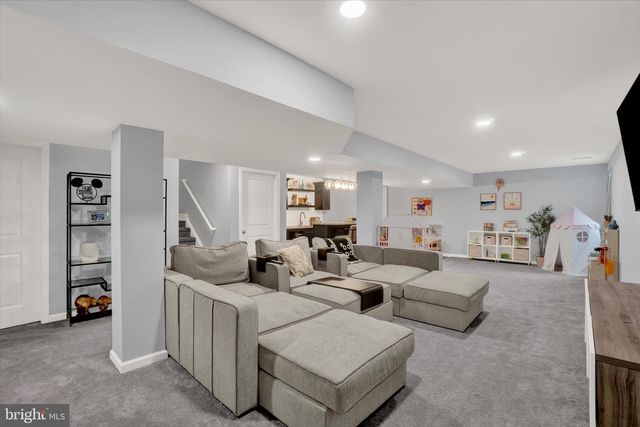 3274 LONGVIEW RD, Mechanicsburg, PA 17055