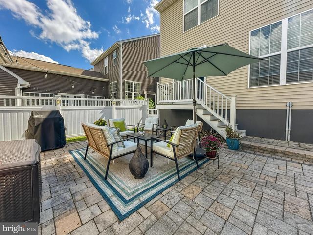 3274 LONGVIEW RD, Mechanicsburg, PA 17055