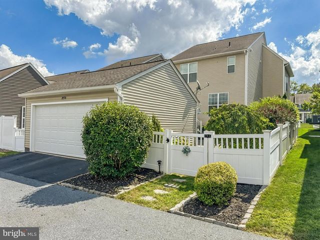 3274 LONGVIEW RD, Mechanicsburg, PA 17055