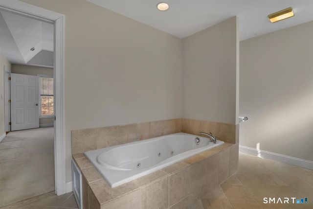 25 Fenwick Drive, Avon, CT 06001