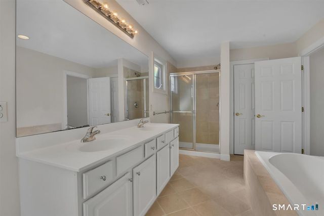 25 Fenwick Drive, Avon, CT 06001