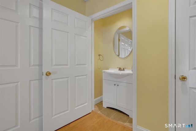 25 Fenwick Drive, Avon, CT 06001