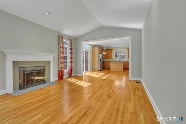 25 Fenwick Drive, Avon, CT 06001