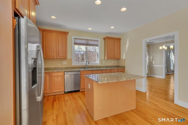 25 Fenwick Drive, Avon, CT 06001