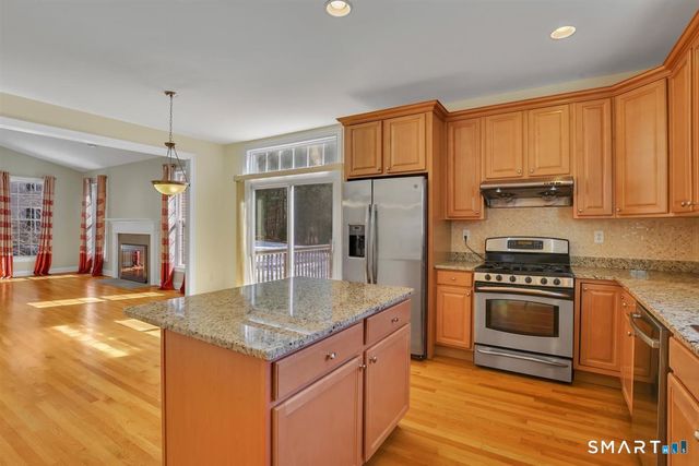 25 Fenwick Drive, Avon, CT 06001
