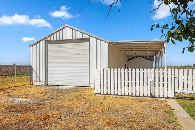 10680 Cleveland Ave, Oakdale, CA 95361