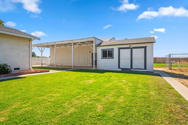 10680 Cleveland Ave, Oakdale, CA 95361