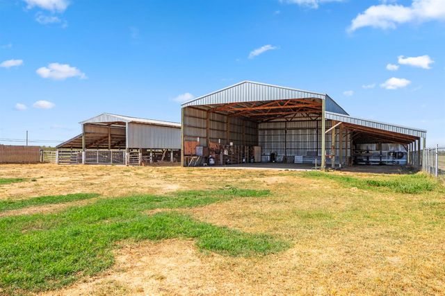 10680 Cleveland Ave, Oakdale, CA 95361