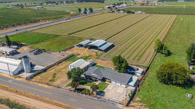 10680 Cleveland Ave, Oakdale, CA 95361