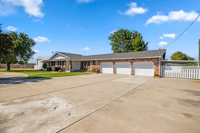 10680 Cleveland Ave, Oakdale, CA 95361