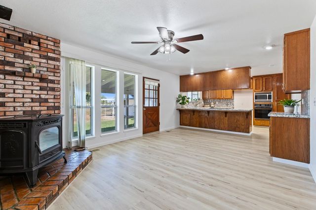 10680 Cleveland Ave, Oakdale, CA 95361