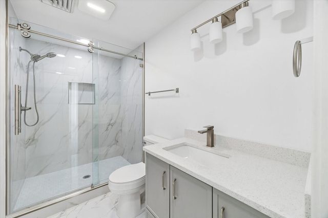 651 Bering Drive 903, Houston, TX 77057