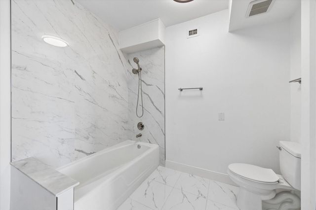 651 Bering Drive 903, Houston, TX 77057