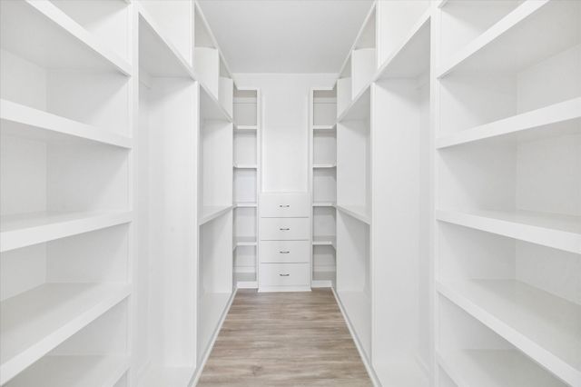 651 Bering Drive 903, Houston, TX 77057