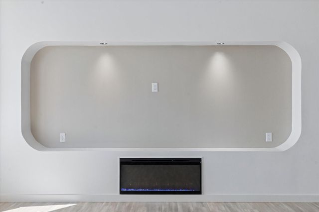 651 Bering Drive 903, Houston, TX 77057