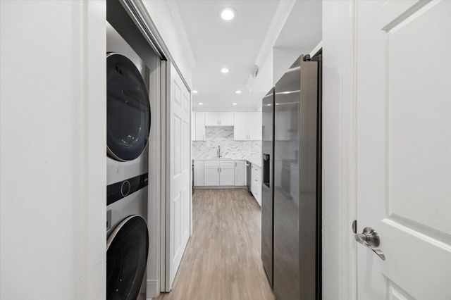 651 Bering Drive 903, Houston, TX 77057