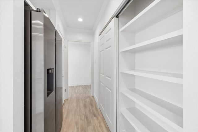 651 Bering Drive 903, Houston, TX 77057