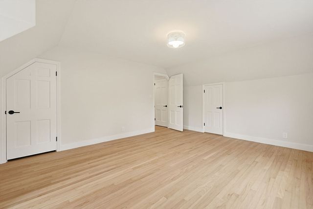 9 Arnold Rd, Shrewsbury, MA 01545