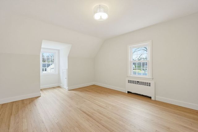 9 Arnold Rd, Shrewsbury, MA 01545