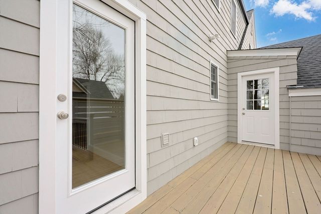 9 Arnold Rd, Shrewsbury, MA 01545