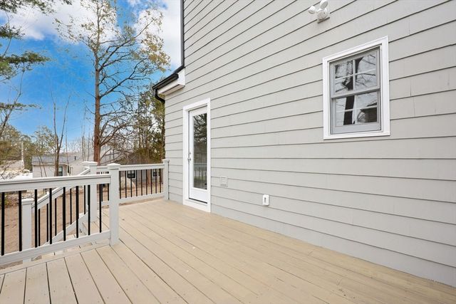 9 Arnold Rd, Shrewsbury, MA 01545