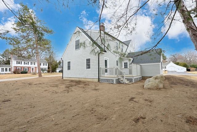 9 Arnold Rd, Shrewsbury, MA 01545