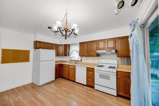 746 Imperial Road, Valparaiso, IN 46385