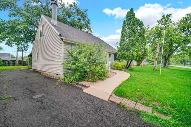 746 Imperial Road, Valparaiso, IN 46385